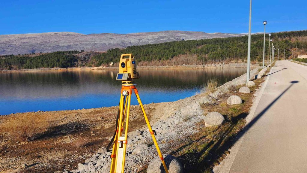 Geodetska mjerenja jezera